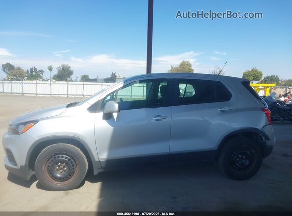 3GNCJKSB2JL199553 2018 CHEVROLET TRAX Silver 360 interior view