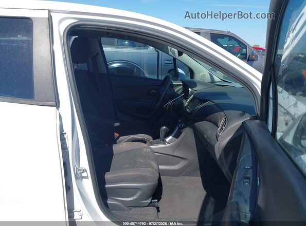 3GNCJKSB2JL217193 2018 CHEVROLET TRAX Белый Вид салона спереди