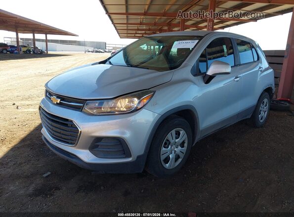 3GNCJKSB2JL302986 2018 CHEVROLET TRAX Серебряный Передняя левая четверть