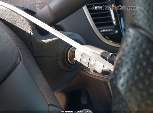 3GNCJKSB2KL166604 2019 CHEVROLET TRAX Gray Vista del salpicadero