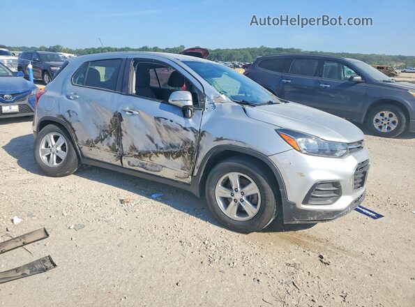 3GNCJKSB2LL149688 2020 CHEVROLET TRAX Серый Передняя правая четверть