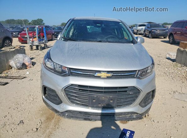 3GNCJKSB2LL149688 2020 CHEVROLET TRAX Серый Вид спереди