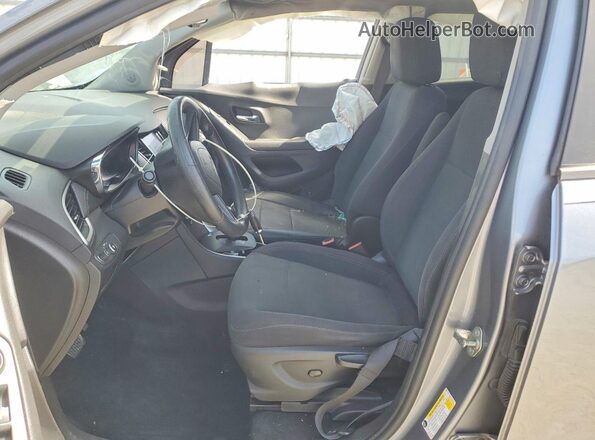 3GNCJKSB2LL280748 2020 CHEVROLET TRAX Gray წინა სალონის ხედი