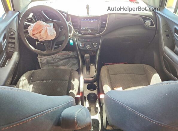 3GNCJKSB2LL285948 2020 CHEVROLET TRAX Silver Widok deski rozdzielczej
