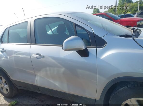 3GNCJKSB5LL202190 2020 CHEVROLET TRAX Серебряный Вид задней части салона