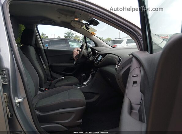 3GNCJKSB6LL214560 2020 CHEVROLET TRAX Gray Widok wnętrza z przodu