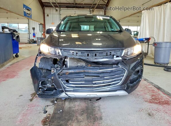 3GNCJKSB8LL152126 2020 CHEVROLET TRAX Gray Widok z przodu