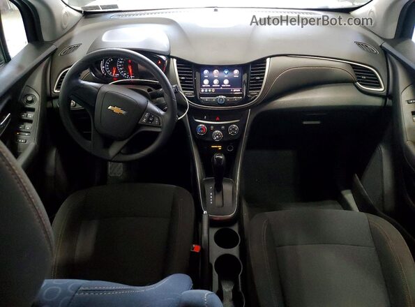 3GNCJKSB8LL152126 2020 CHEVROLET TRAX Gray Widok deski rozdzielczej