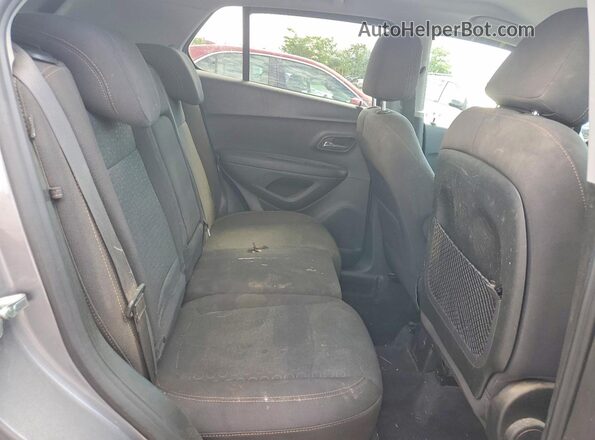 3GNCJKSB8LL287882 2020 CHEVROLET TRAX Gray უკანა სალონის ხედი