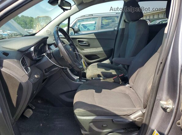 3GNCJKSB8LL287882 2020 CHEVROLET TRAX Gray წინა სალონის ხედი