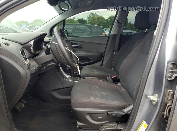 3GNCJKSBXLL154492 2020 CHEVROLET TRAX Gray Вид салону спереду