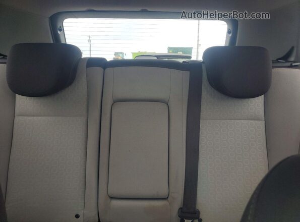 3GNCJKSBXLL172622 2020 CHEVROLET TRAX White Rear seats view