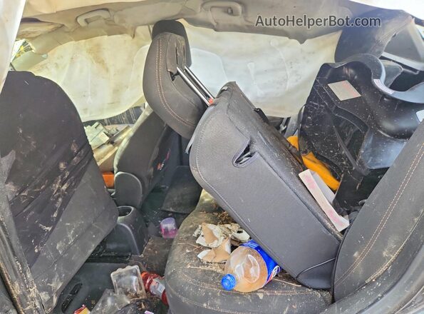 3GNCJKSBXLL273367 2020 CHEVROLET TRAX Gray Vista interior trasera