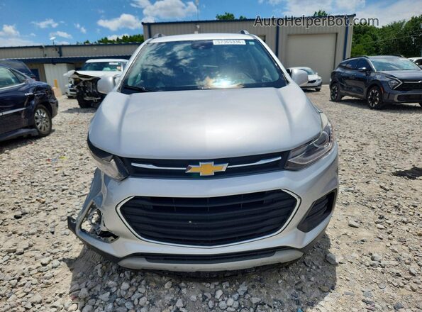 3GNCJLSB0HL285976 2017 CHEVROLET TRAX Silver Widok z przodu