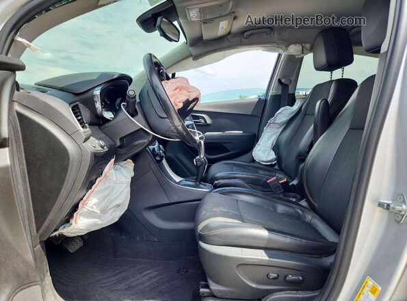 3GNCJLSB0HL285976 2017 CHEVROLET TRAX Silver Widok wnętrza z przodu