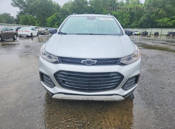 3GNCJLSB0KL163965 2019 CHEVROLET TRAX Silver Front view