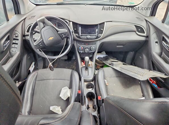 3GNCJLSB0LL168682 2020 CHEVROLET TRAX Gray Dashboard view