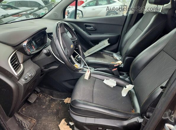 3GNCJLSB0LL168682 2020 CHEVROLET TRAX Gray Front interior view