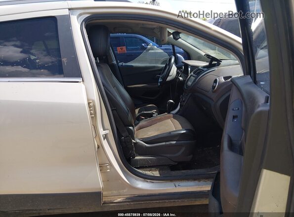 3GNCJLSB1GL221122 2016 CHEVROLET TRAX Silver Вид салону спереду
