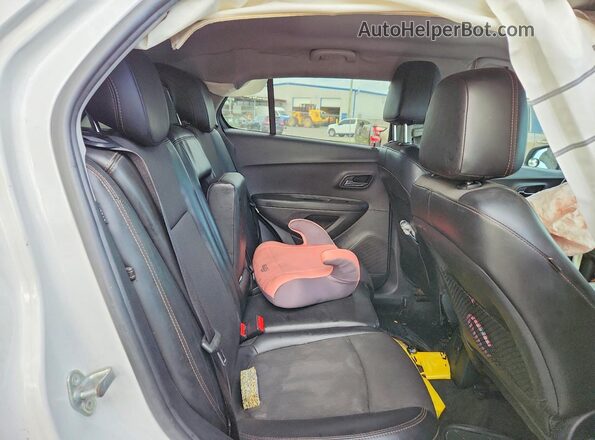 3GNCJLSB2JL184444 2018 CHEVROLET TRAX White Vista interior trasera