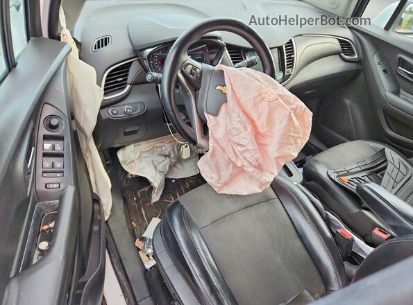 3GNCJLSB2JL184444 2018 CHEVROLET TRAX White Vista del salpicadero