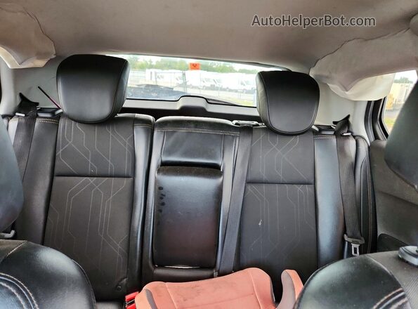 3GNCJLSB2JL184444 2018 CHEVROLET TRAX White Vista de los asientos traseros