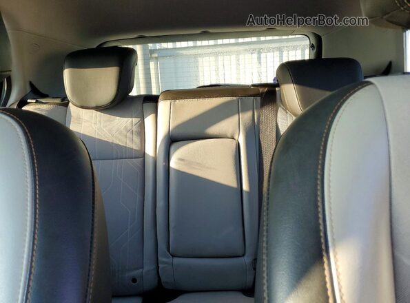 3GNCJLSB2LL296115 2020 CHEVROLET TRAX Gray Rear seats view