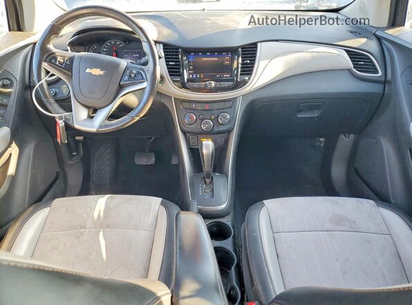 3GNCJLSB2LL296115 2020 CHEVROLET TRAX Gray Dashboard view