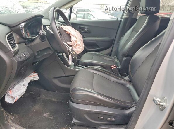 3GNCJLSB3HL237758 2017 CHEVROLET TRAX Silver Widok wnętrza z przodu