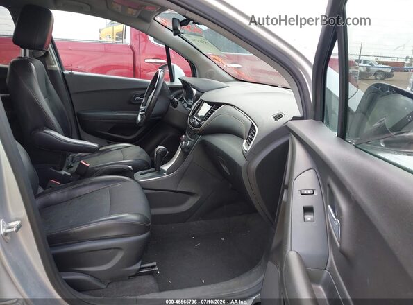 3GNCJLSB3JL181715 2018 CHEVROLET TRAX Silver წინა სალონის ხედი