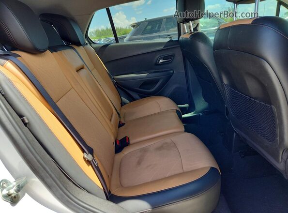 3GNCJLSB4LL335447 2020 CHEVROLET TRAX White Սալոնի հետևի տեսք