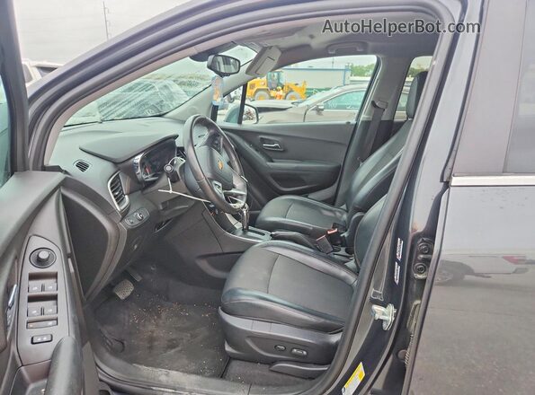3GNCJLSB6HL140120 2017 CHEVROLET TRAX Серый Вид салона спереди