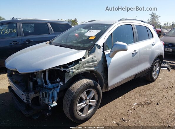 3GNCJLSB7LL207915 2020 CHEVROLET TRAX Серебряный Передняя левая четверть