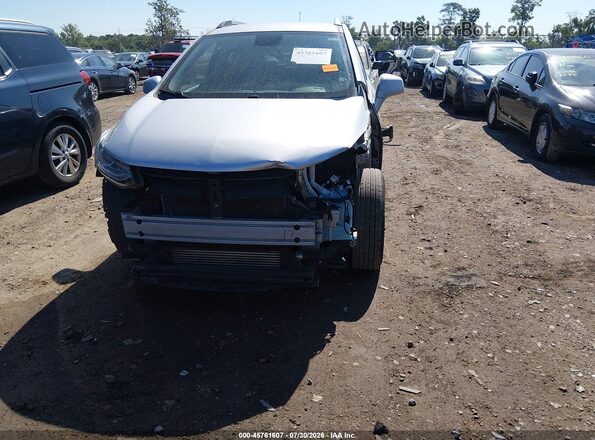 3GNCJLSB7LL207915 2020 CHEVROLET TRAX Серебряный Вид спереди