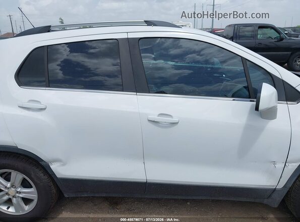 3GNCJLSB8JL258109 2018 CHEVROLET TRAX White 360 interior view