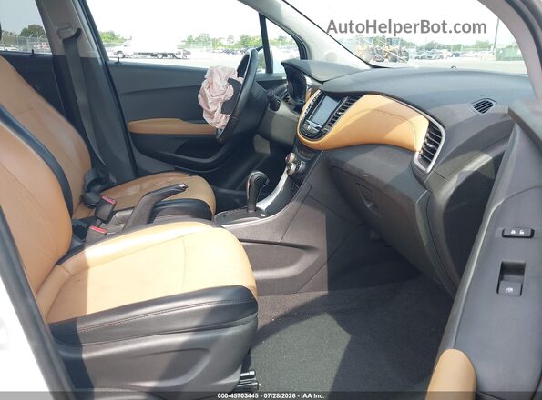 3GNCJLSB8LL214632 2020 CHEVROLET TRAX White Widok wnętrza z przodu
