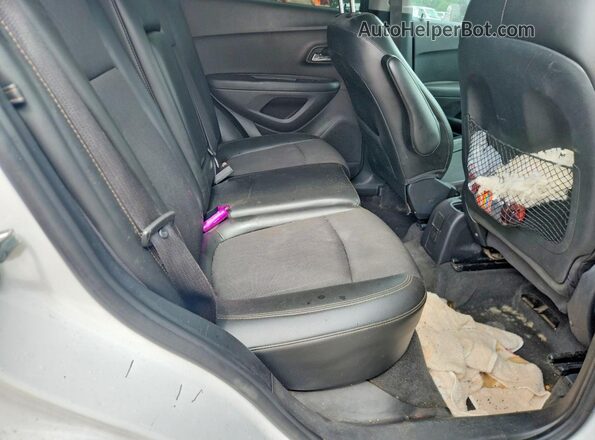 3GNCJLSB9JL167947 2018 CHEVROLET TRAX White Vista interior trasera