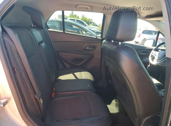 3GNCJLSB9KL362030 2019 CHEVROLET TRAX Silver Rear interior view