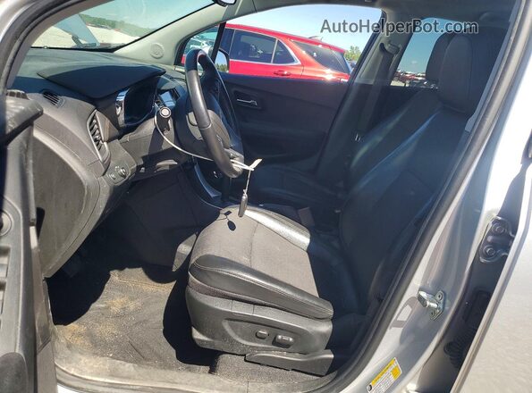 3GNCJLSB9KL362030 2019 CHEVROLET TRAX Silver Front interior view