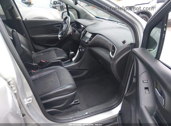 3GNCJLSBXHL274483 2017 CHEVROLET TRAX Silver Widok wnętrza z przodu