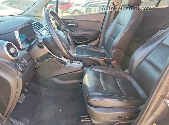 3GNCJMSB9GL167946 2016 CHEVROLET TRAX Charcoal Front interior view