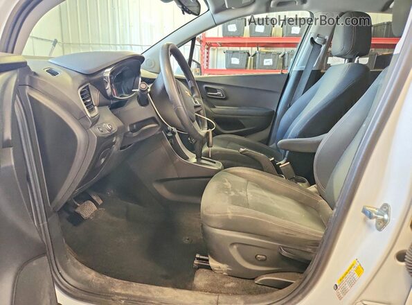 3GNCJNSB0LL330824 2020 CHEVROLET TRAX White Вид салону спереду