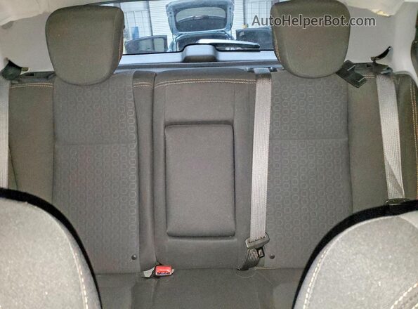 3GNCJNSB2KL325185 2019 CHEVROLET TRAX Silver Հետևի նստատեղերի տեսք