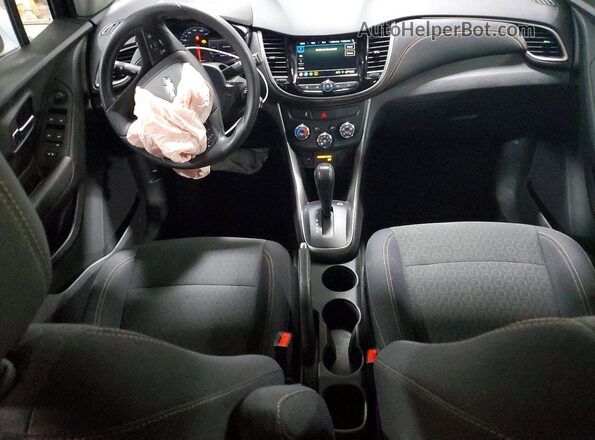 3GNCJNSB2KL325185 2019 CHEVROLET TRAX Silver Առջևի վահանակի տեսք