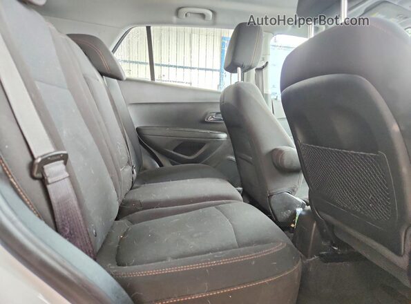3GNCJNSB3LL144968 2020 CHEVROLET TRAX White Սալոնի հետևի տեսք