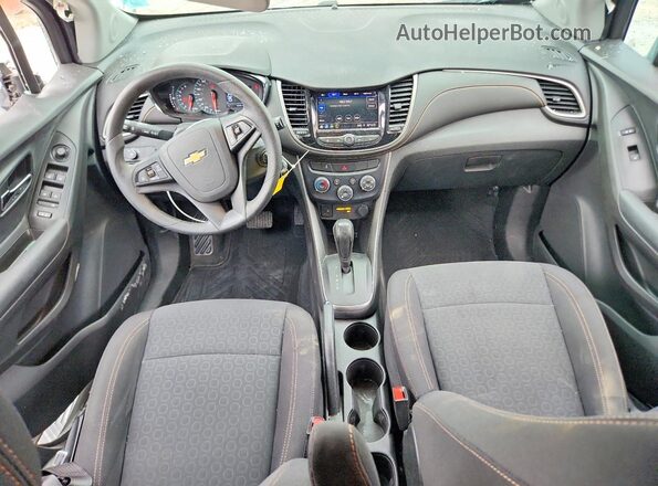 3GNCJNSB5LL315588 2020 CHEVROLET TRAX Silver Vista del salpicadero