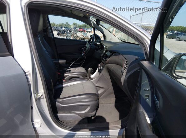 3GNCJPSB0JL403232 2018 CHEVROLET TRAX Silver წინა სალონის ხედი