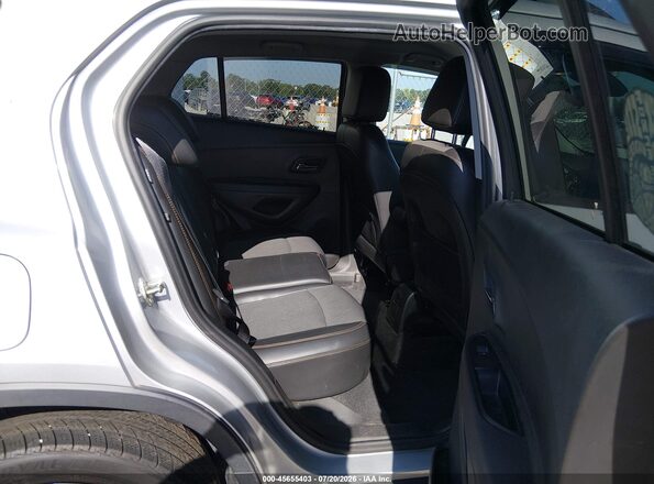 3GNCJPSB0JL403232 2018 CHEVROLET TRAX Silver VIN კოდის სტიკერის ხედი