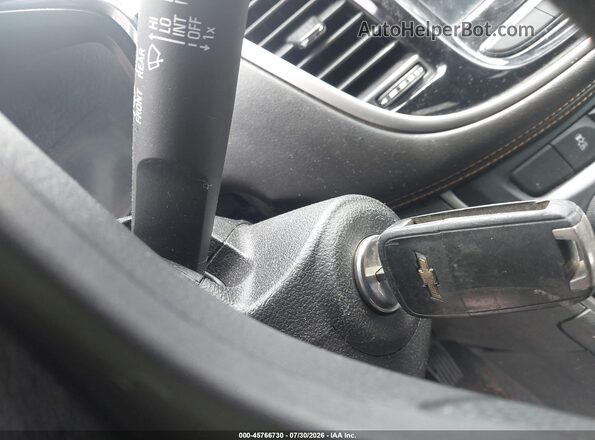 3GNCJPSB1JL308632 2018 CHEVROLET TRAX Silver Вид панелі приладів