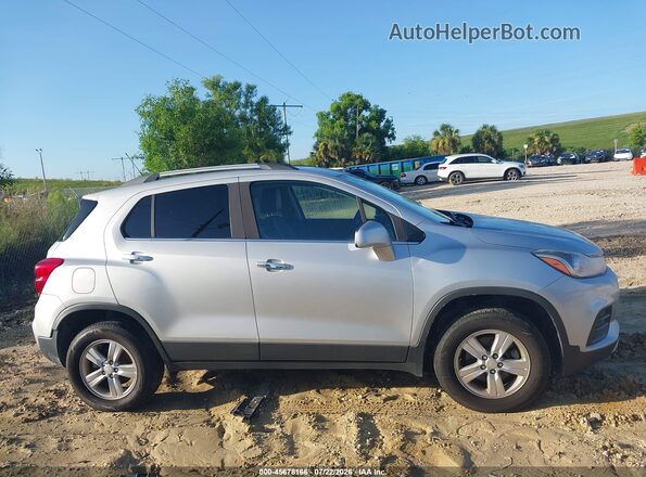 3GNCJPSB1KL256176 2019 CHEVROLET TRAX Silver უკანა სალონის ხედი